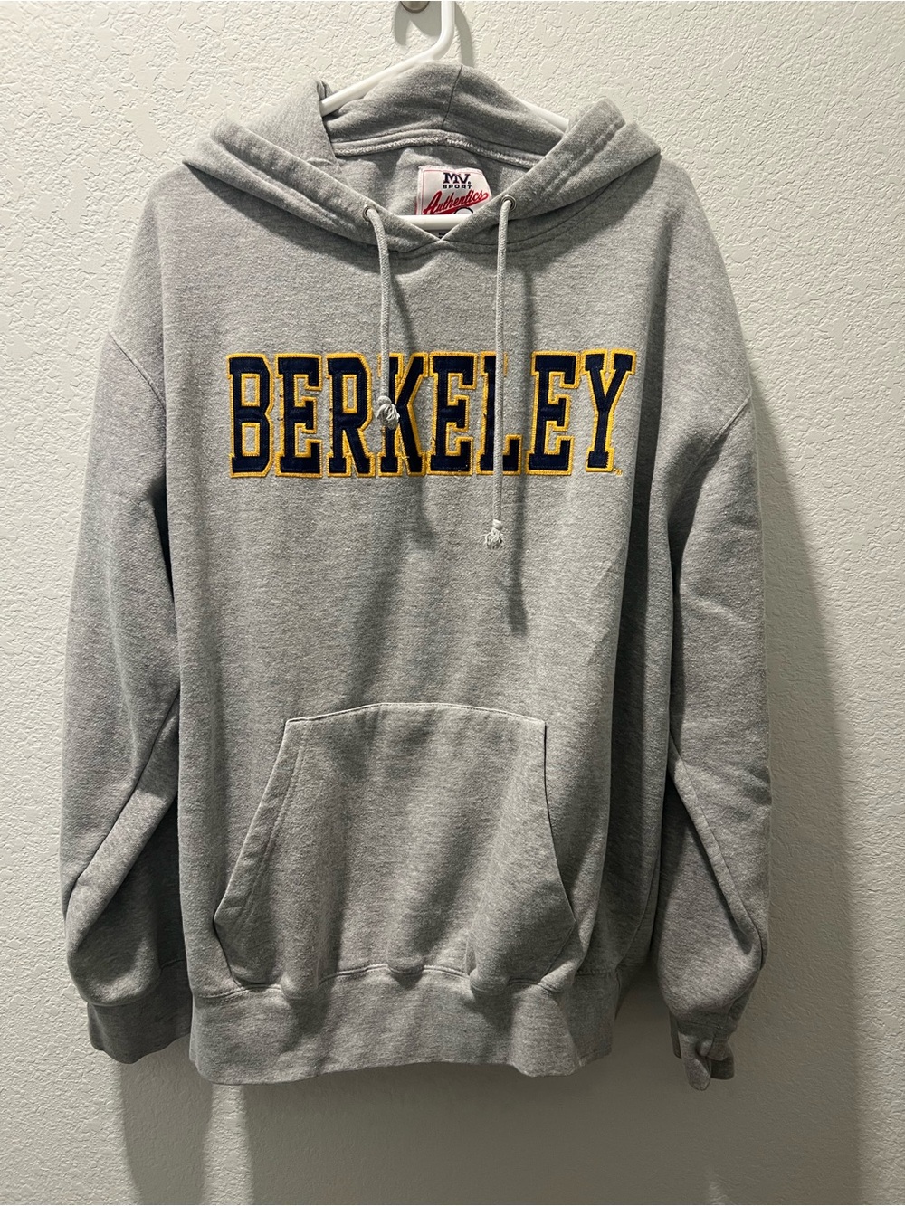 MV Sport Berkeley Golden Bears Cal Hoodie Gray Embroidered Sweatshirt XL NCAA
